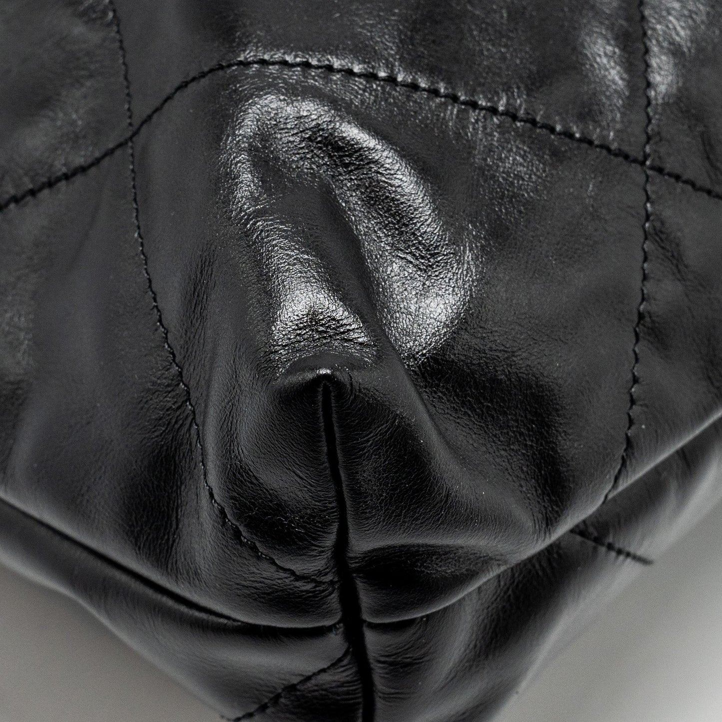 Chanel Medium 22 Bag Shiny Calfskin Black  (microchip)