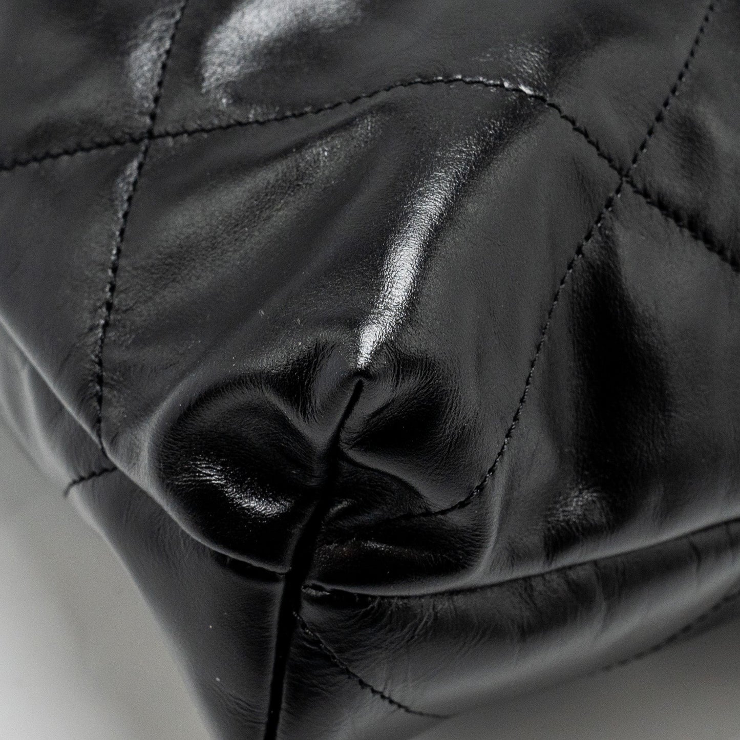 Chanel Medium 22 Bag Shiny Calfskin Black  (microchip)