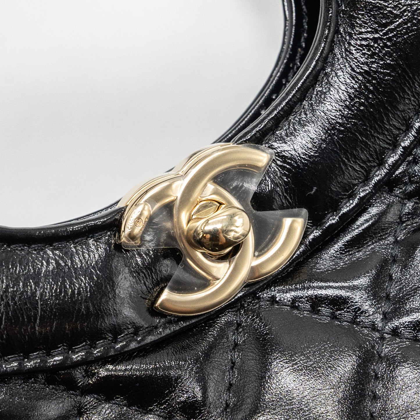Chanel 24C mini 31 bag shiny calfskin black L (microchip)