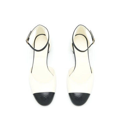 Chanel Size 37 Open Flat Shoes Lambskin Ivory / Black