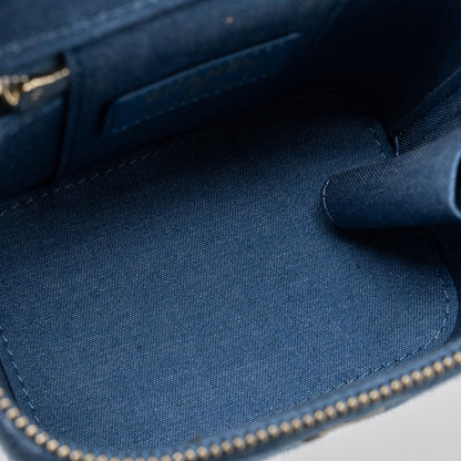 Chanel pearl crush mini vanity with chain Denim Blue