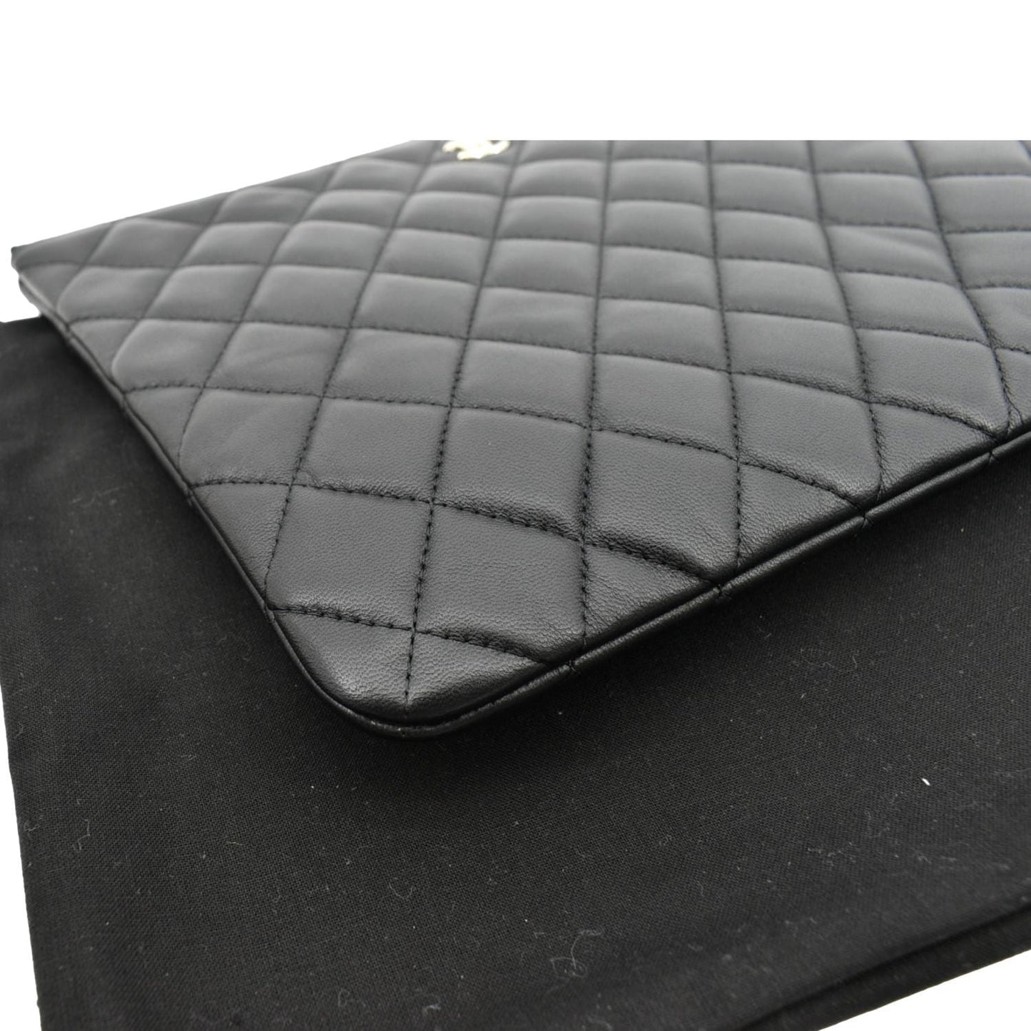 CHANEL O-Case Quilted Lambskin Leather Zip Pouch Black