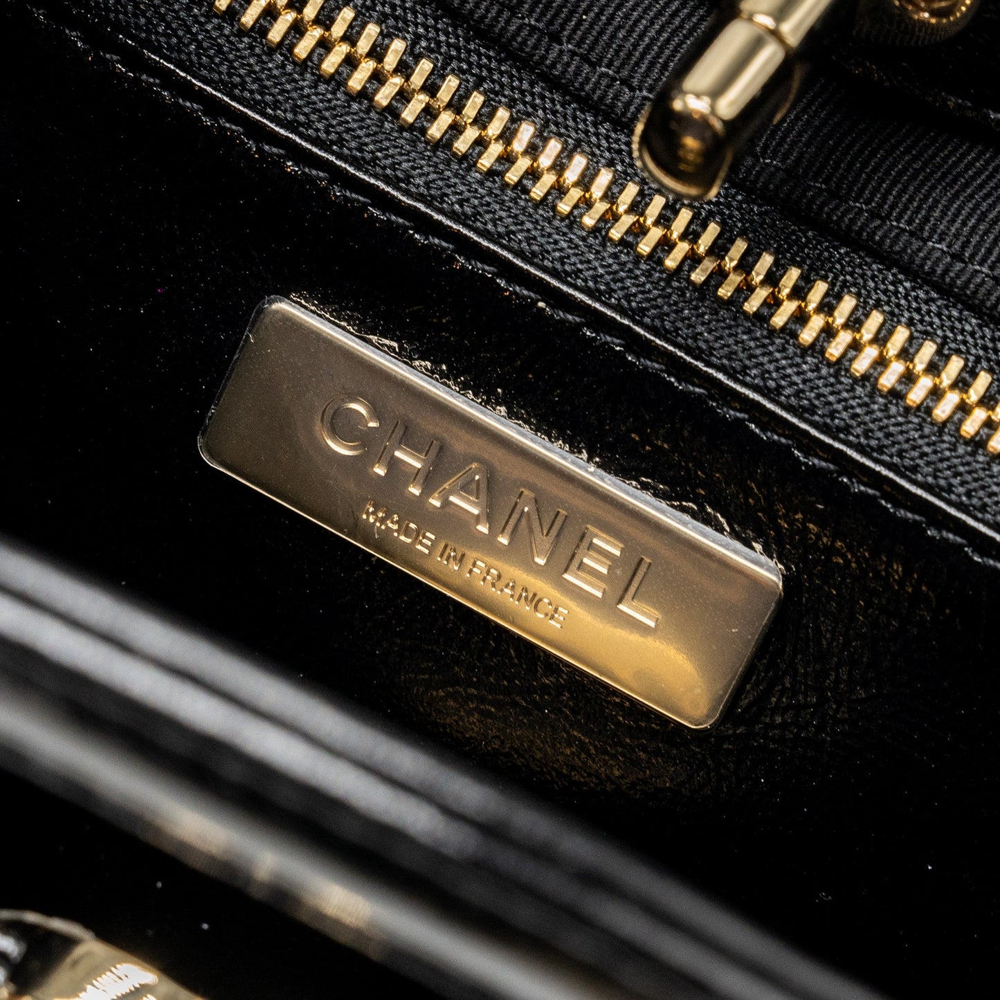 Chanel Mini 31 Bag shiny calfskin black L (microchip)