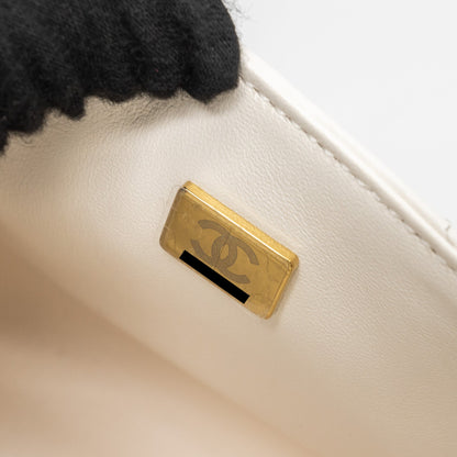 Chanel mini chevron 2.55 reissue flap bag calfskin white  (microchip)