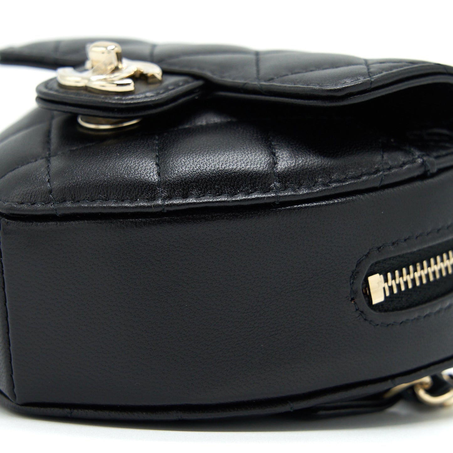 Chanel 22S Heart Belt Bag Lambskin Black L