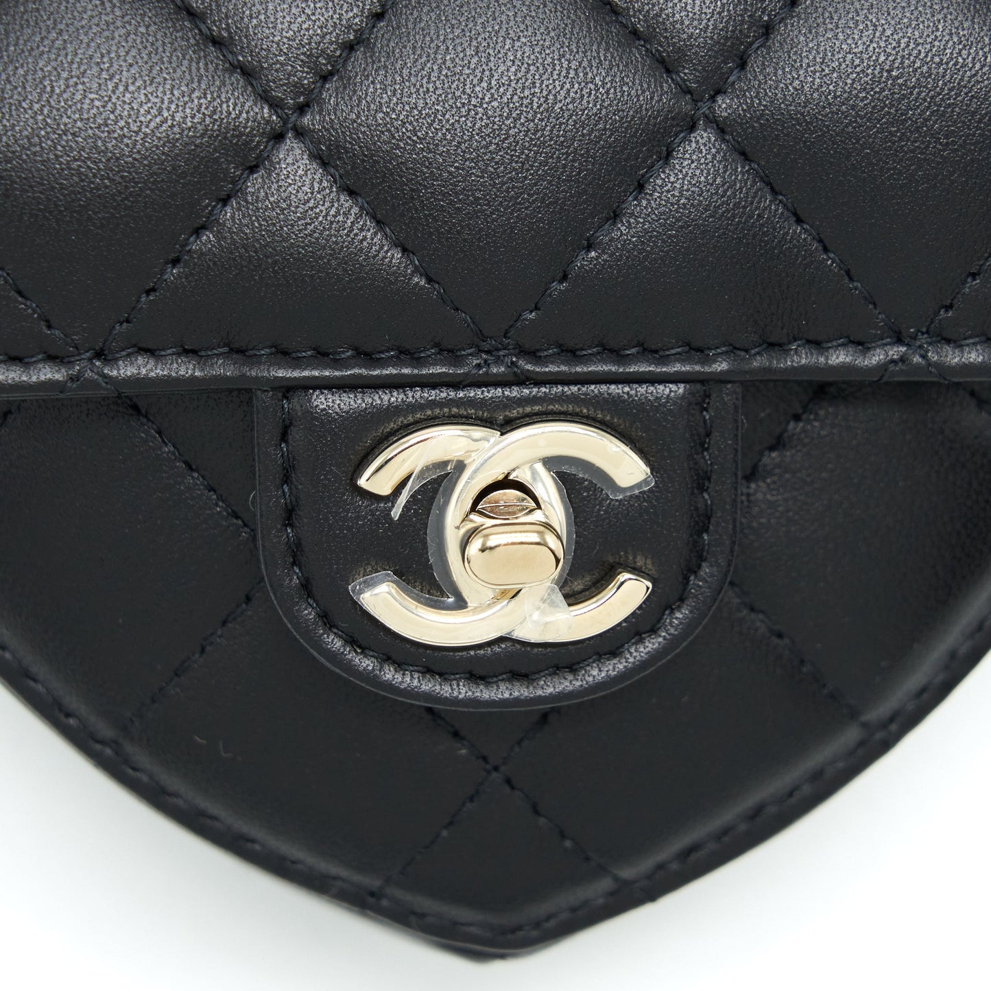 Chanel 22S Heart Belt Bag Lambskin Black L