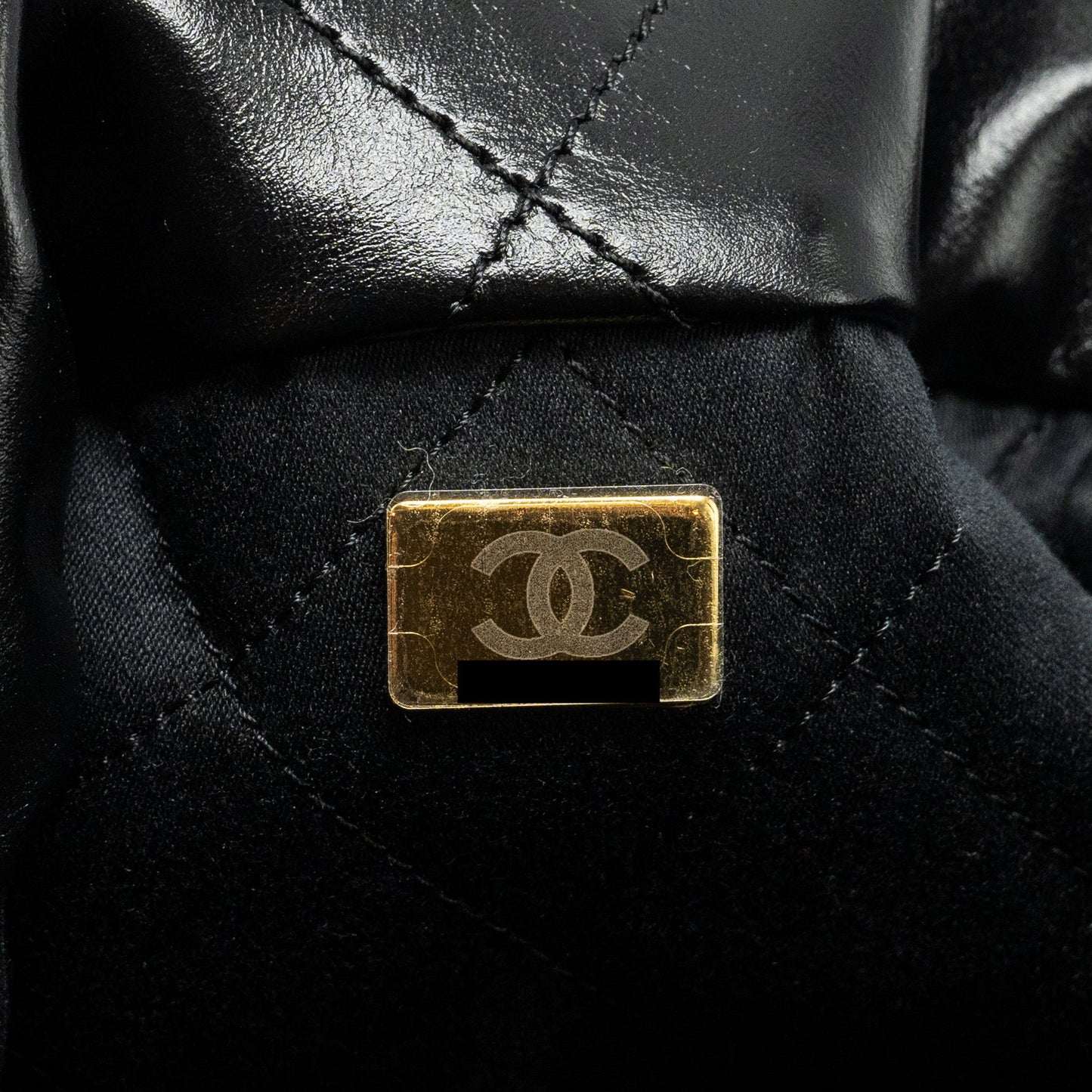 Chanel Medium 22 Bag Shiny Calfskin Black  (microchip)