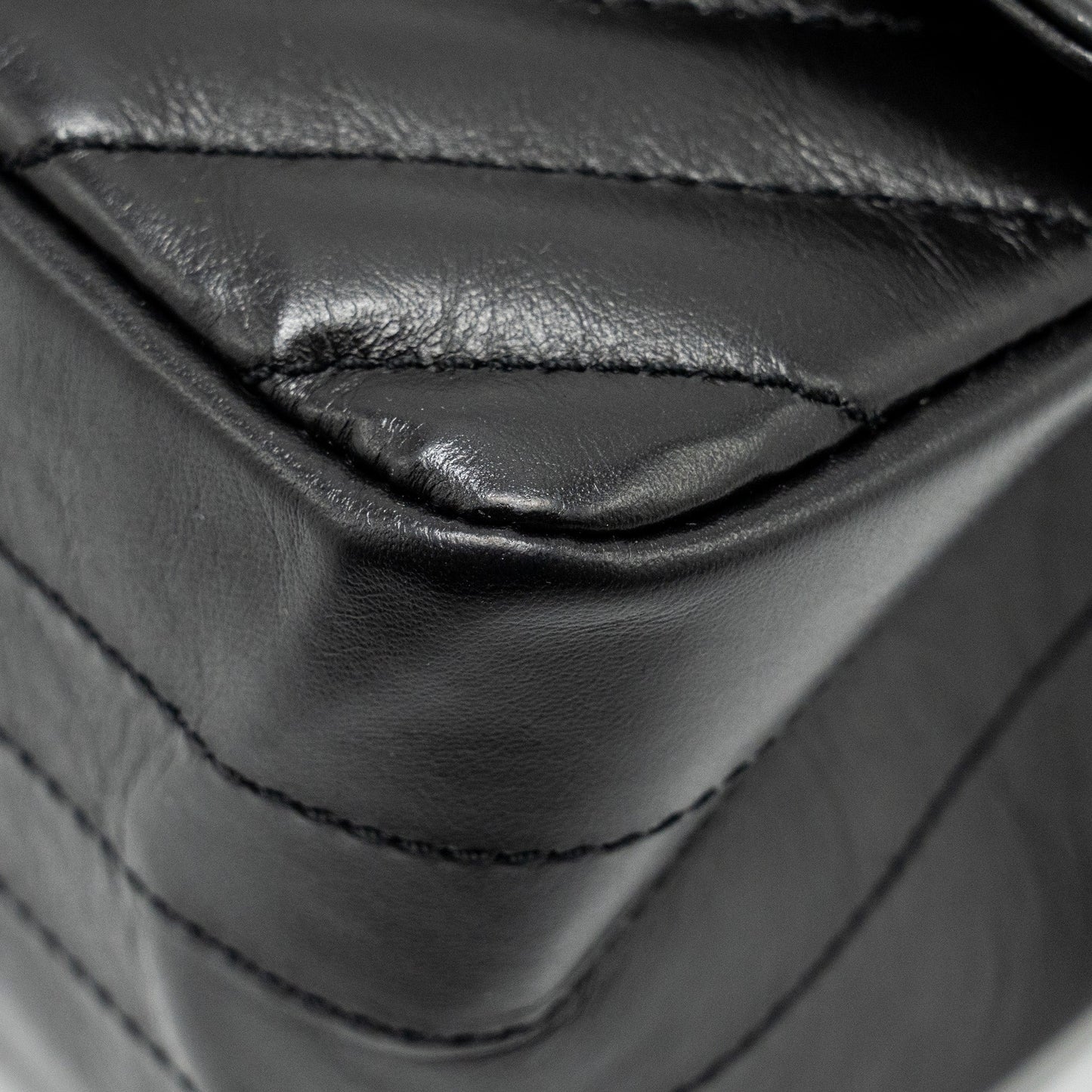 Chanel Mini 2.55 Reissue Chevron Calfskin BLACK  (Microchip)