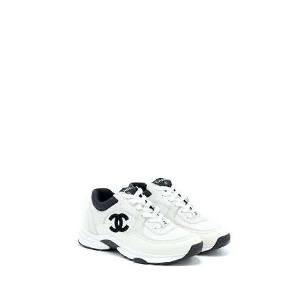 Chanel Size 37 CC Logo Sneaker Calfskin/Suede Black/White