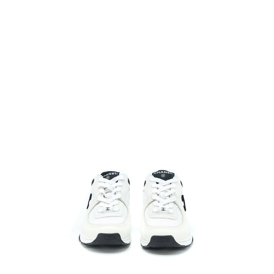Chanel Size 37 CC Logo Sneaker Calfskin/Suede Black/White