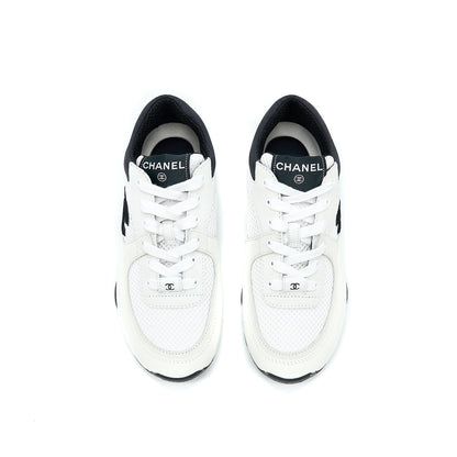 Chanel Size 37 CC Logo Sneaker Calfskin/Suede Black/White