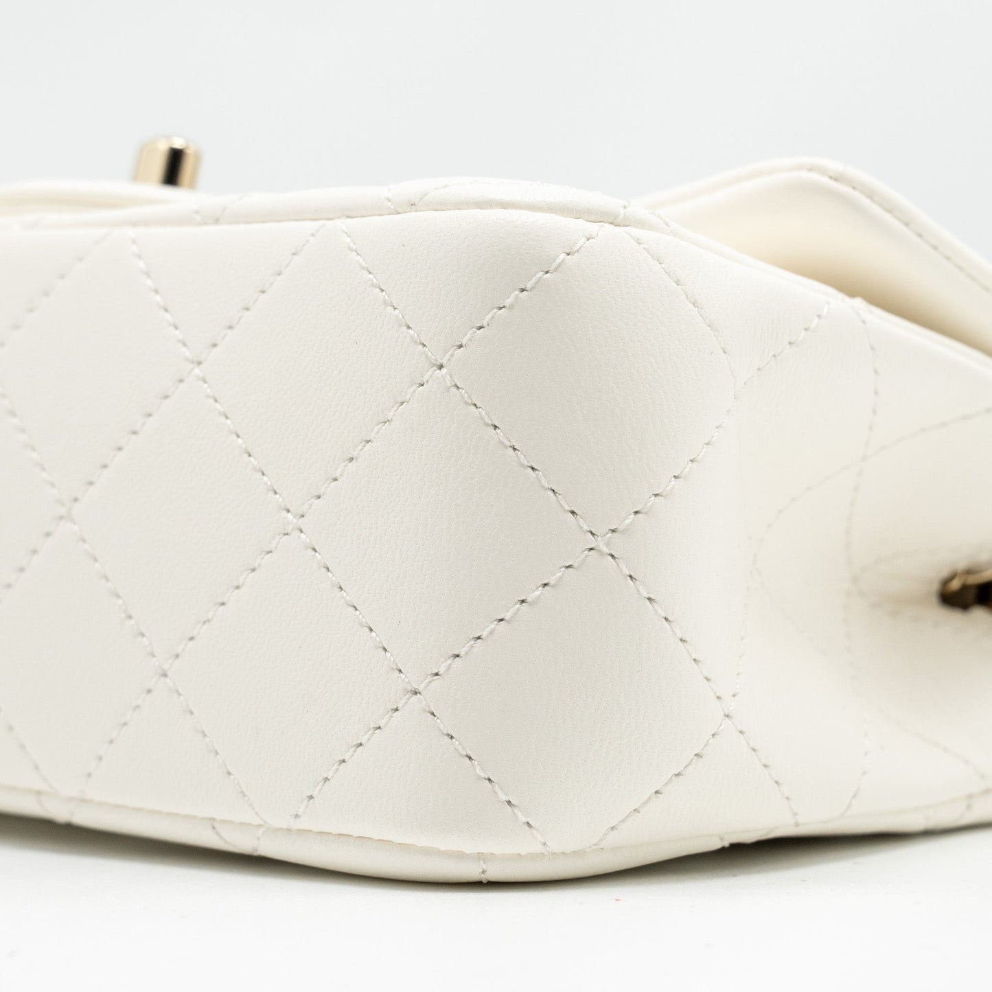 Chanel 23C pearl crush mini rectangular flap bag lambskin white L (microchip)
