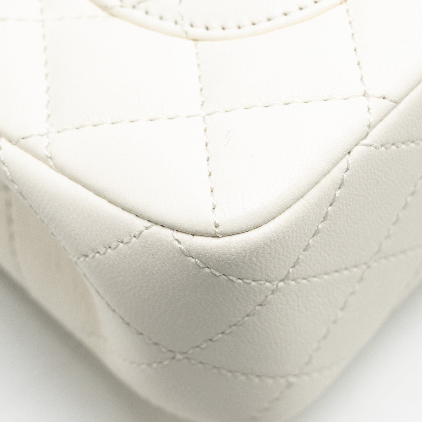 Chanel 23C pearl crush mini rectangular flap bag lambskin white L (microchip)