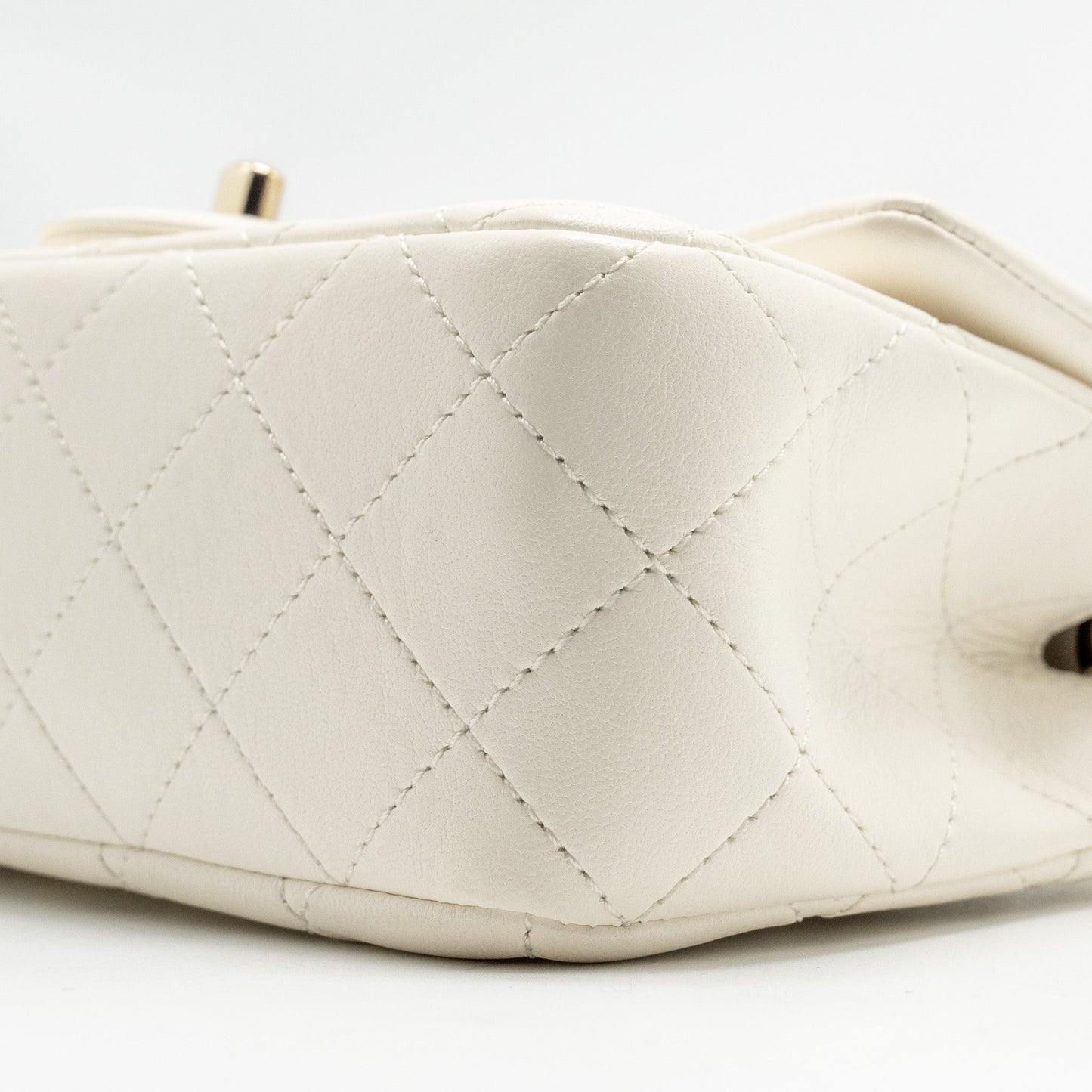 Chanel 23C Pearl Crush Mini Rectangular Flap Bag Lambskin White L (Microchip)