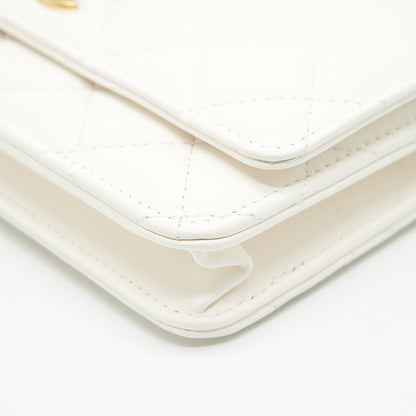 CHANEL Pearl Crush Wallet on Chain White