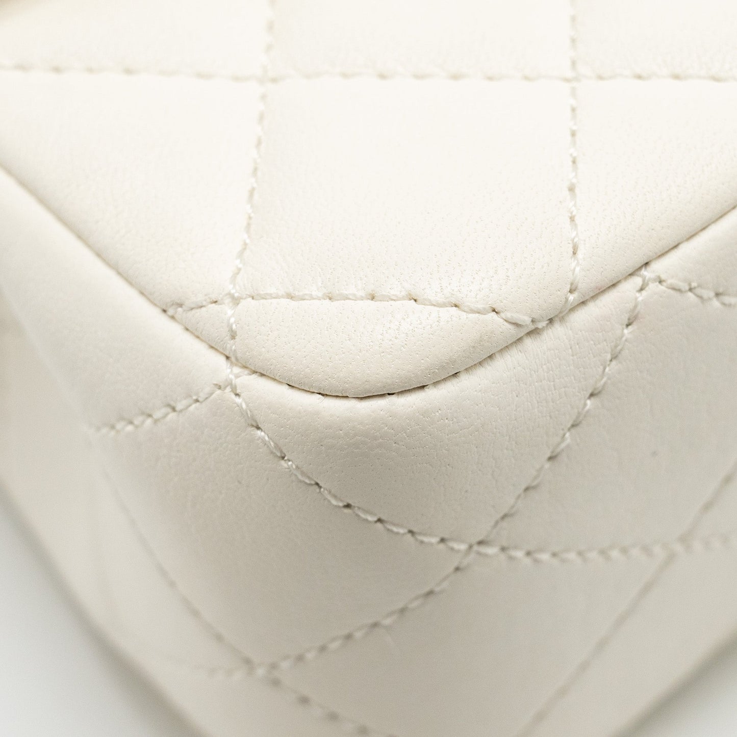 Chanel 23C Pearl Crush Mini Rectangular Flap Bag Lambskin White L (Microchip)