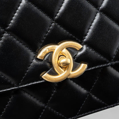 Chanel 24C gold crush flap bag calfskin black  (microchip)