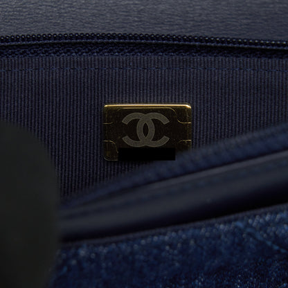 Chanel 22P Denim 19 Wallet On Chain Multicolour Hardware