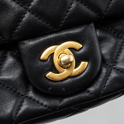 chanel pearl crush mini square flap bag lambskin black  (microchip)