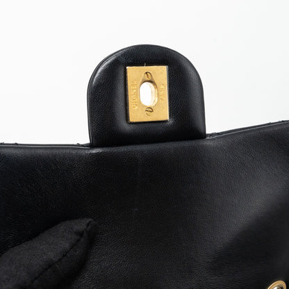 chanel pearl crush mini square flap bag lambskin black  (microchip)