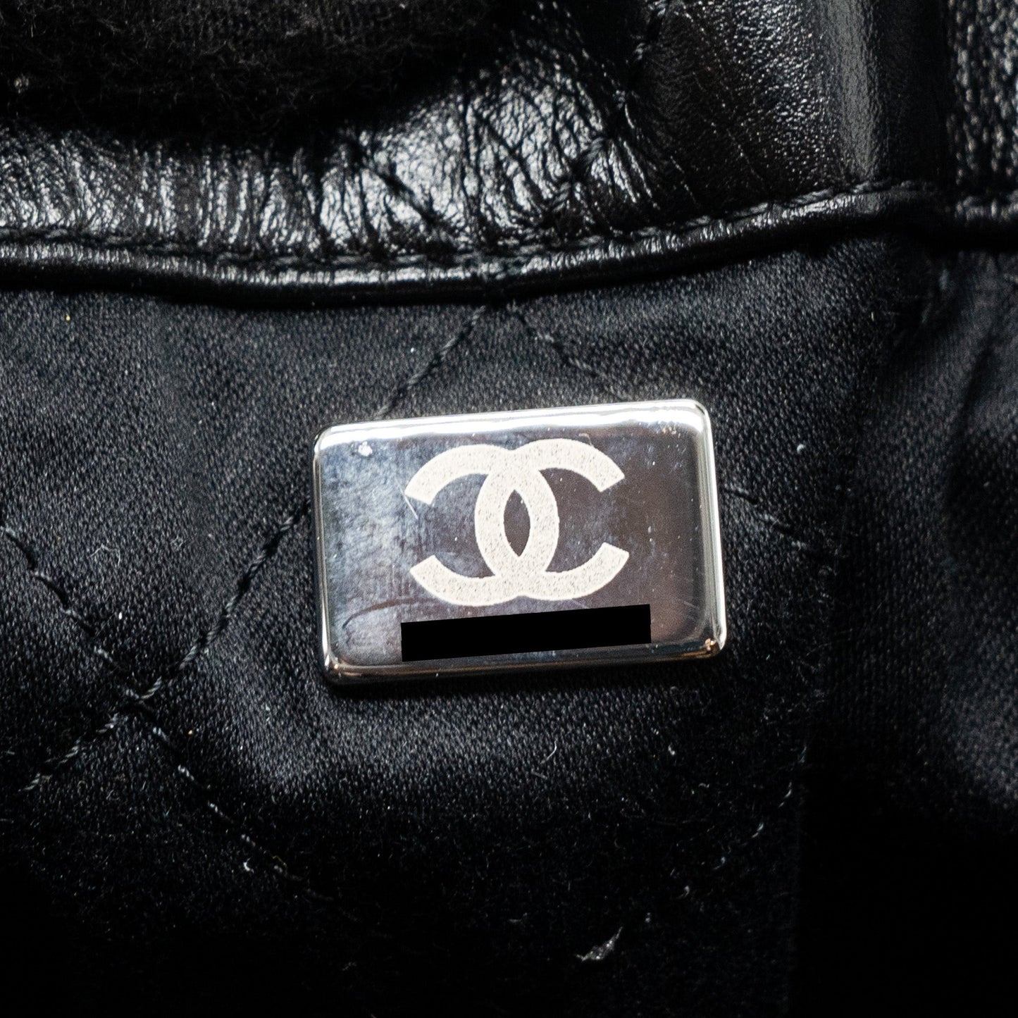 Chanel 22 backpack calfskin so black / black hardware (microchip)