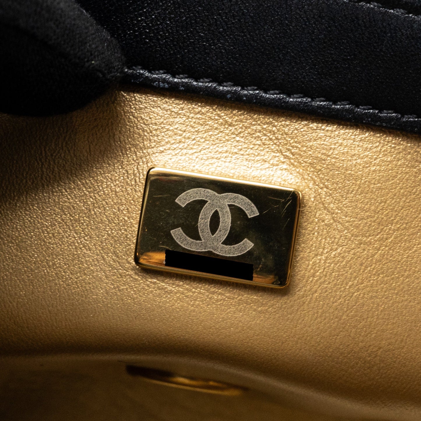 chanel pearl crush mini square flap bag lambskin black  (microchip)