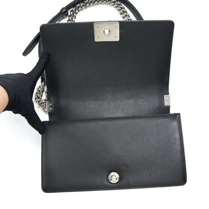 Chanel Medium Boy Chevron Lambskin Black/Silver
