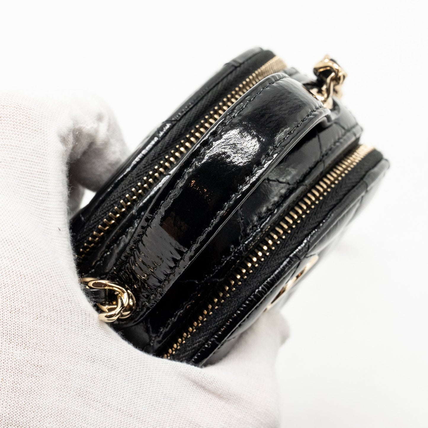 Chanel 22B Top Handle Mini Round Vanity Case With Chain Shiny Lambskin Black L (Microchip)