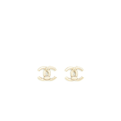 Chanel CC Pearl Earrings With Multicoloured Pearls L
