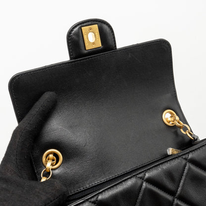 Chanel Quilted Mini Flap Bag with Detailed Chain Lambskin Black  (Microchip)
