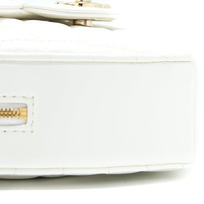 Chanel 22s Heart Bag Lambskin White L (Microchip)