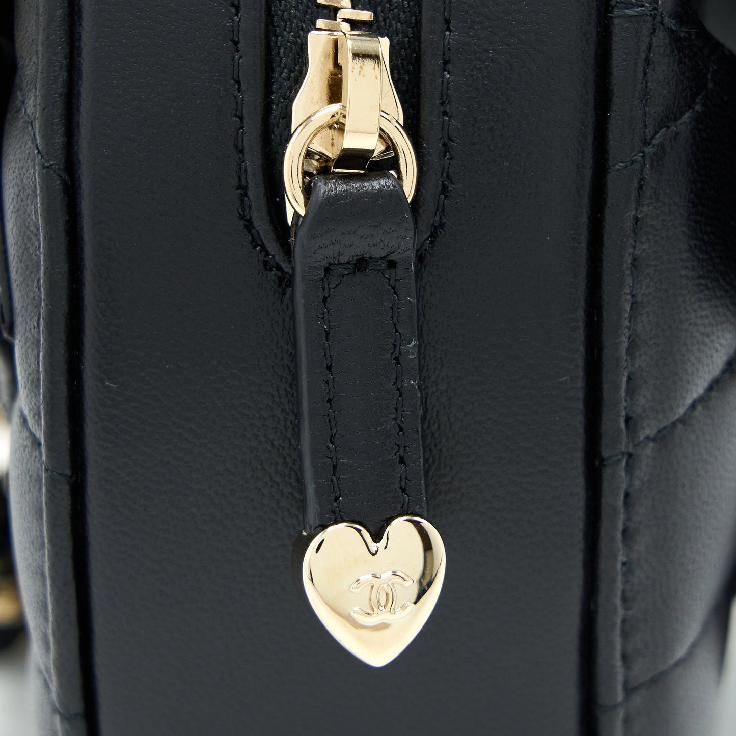 CHANEL 22S Heart Belt Bag Lambskin Black L