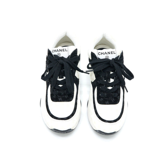 Chanel Size 35 22a Trainers Printed Suede/Calfskin Black/White