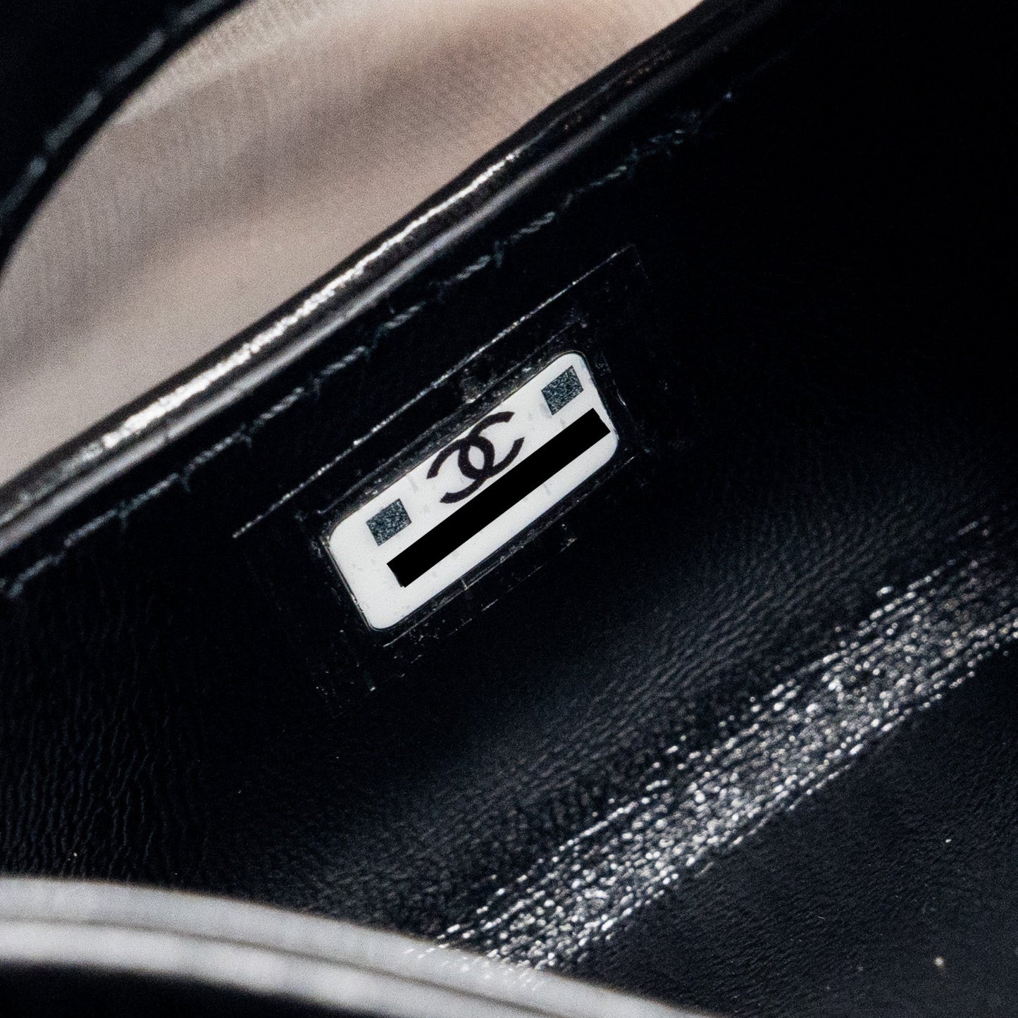 Chanel 31 card holder shiny goatskin black L (microchip)