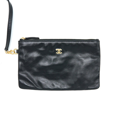 Chanel Medium 22 Bag White Letter Shiny Calfskin Black  (Microchip)