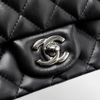Chanel mini square Flap bag lambskin black