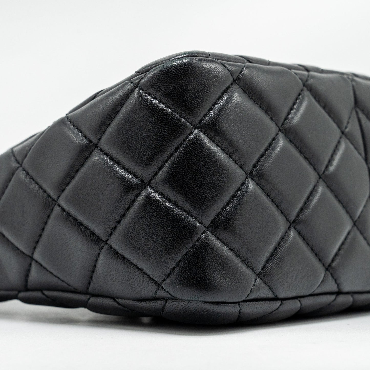 Chanel 22B Pearl Crush Hobo Bag Lambskin BLACK  (Microchip)