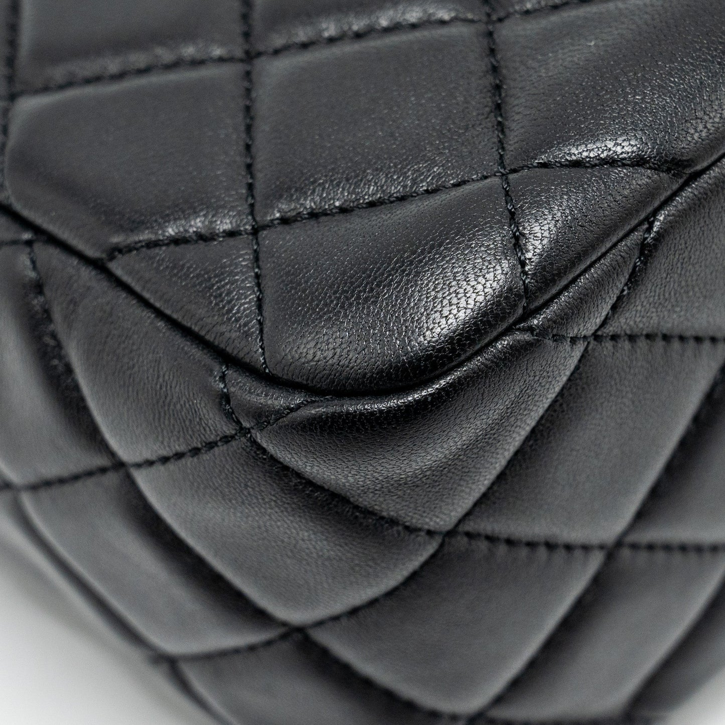 Chanel 22B Pearl Crush Hobo Bag Lambskin BLACK  (Microchip)