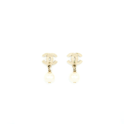 Chanel CC Logo With Pearl Drop Earrings L