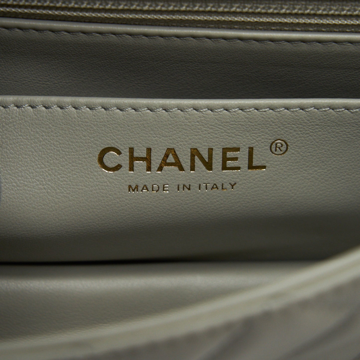 Chanel 22C light Pearl Crush mini Flap Bag Lambskin light Grey