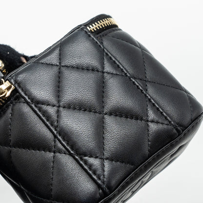 Chanel Pearl Crush Mini Vanity Case Lambskin Black L(microchip)