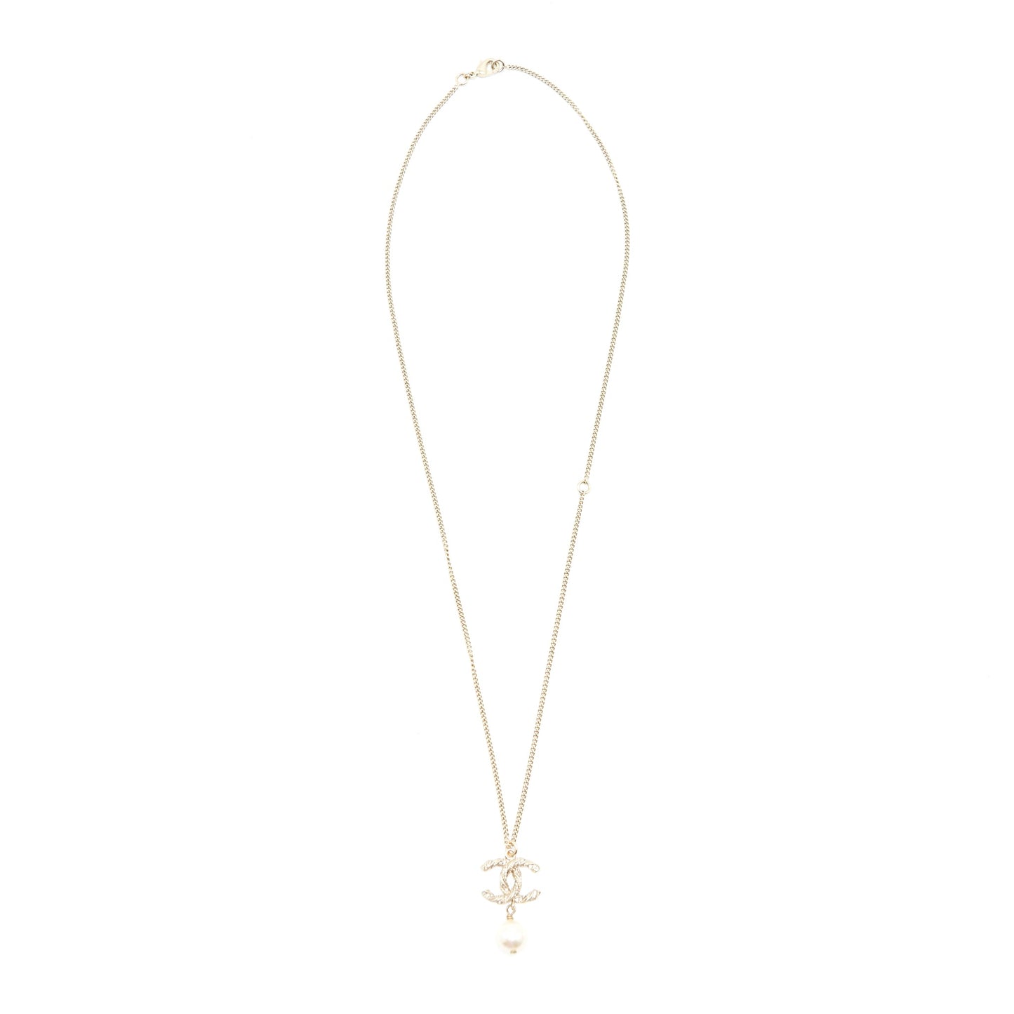Chanel CC logo Necklace with Pearl
