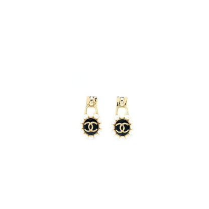Chanel CC Logo Lock Earring With Pearl Light Gold Tone