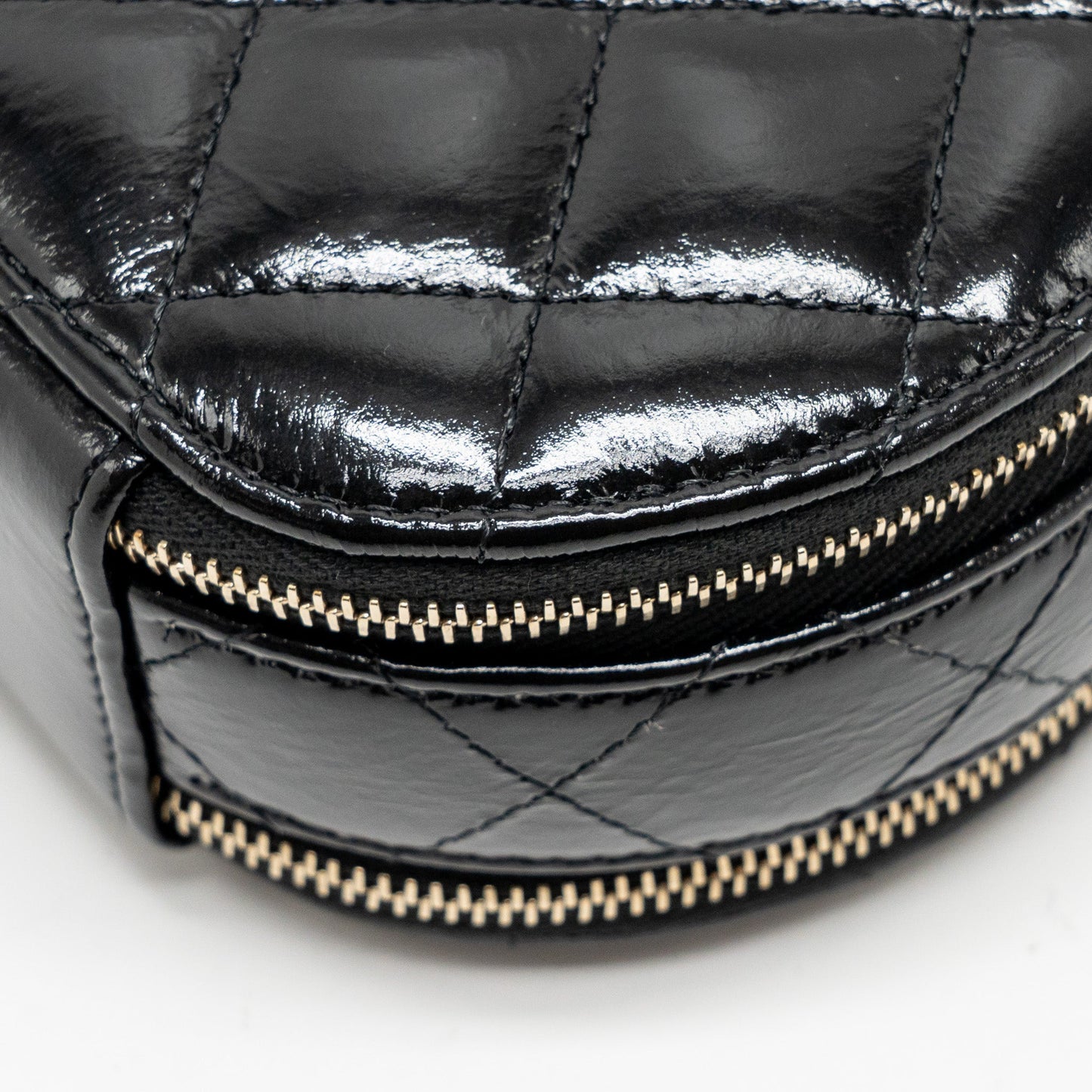 Chanel 22B Top Handle Mini Round Vanity Case With Chain Shiny Lambskin Black L (Microchip)