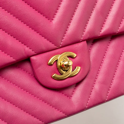 Chanel Medium chevron Classic Double flap bag lambskin pink