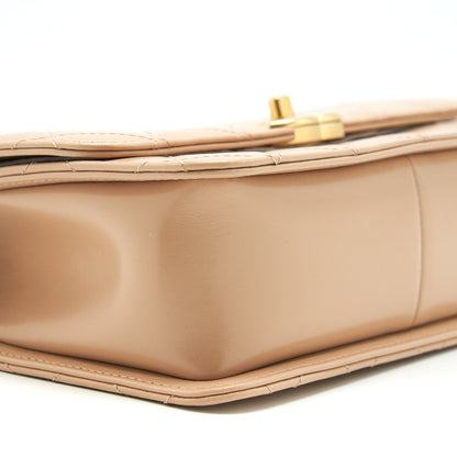 Chanel 21A Gold Crush Flap Bag Calfskin beige