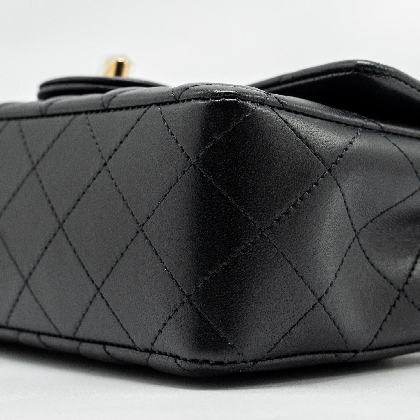 Chanel Mini Rectangular Flap Bag Lambskin Black L (microchip)