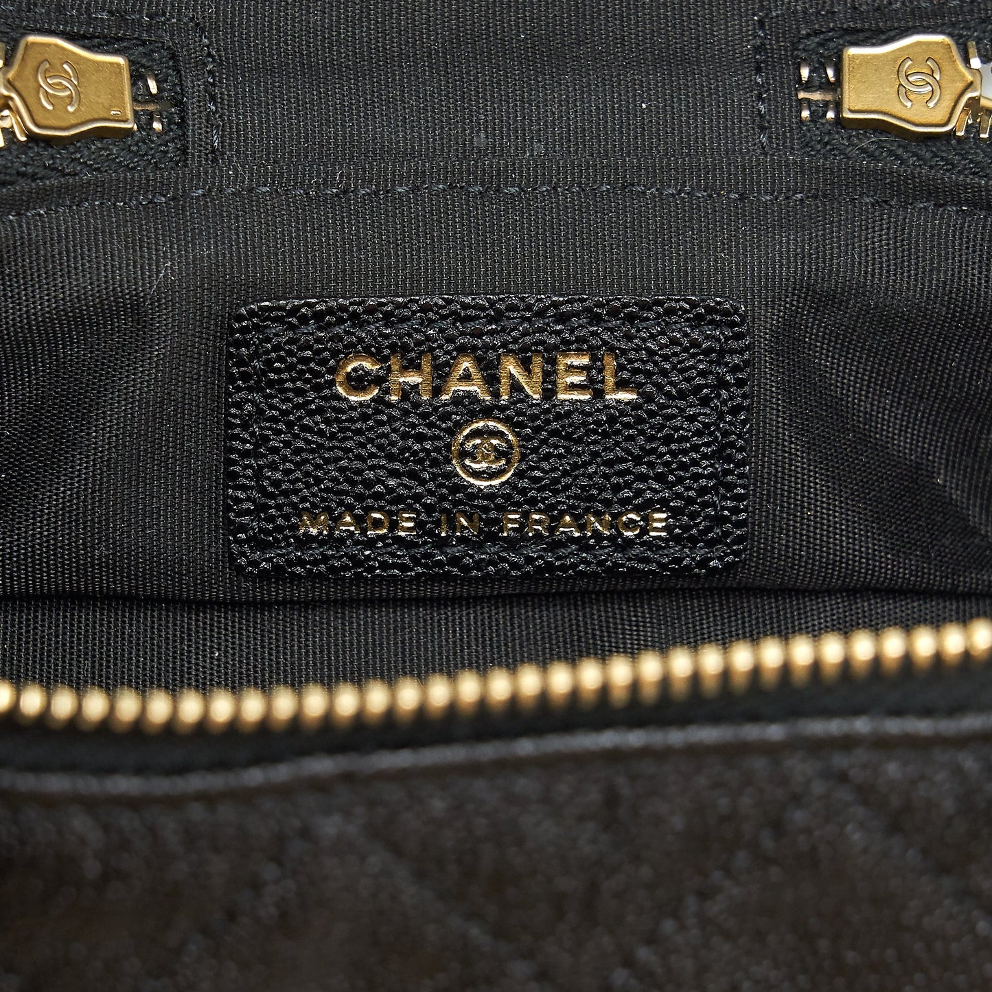 Chanel top handle mini zipper soft Vanity with chain Caviar black