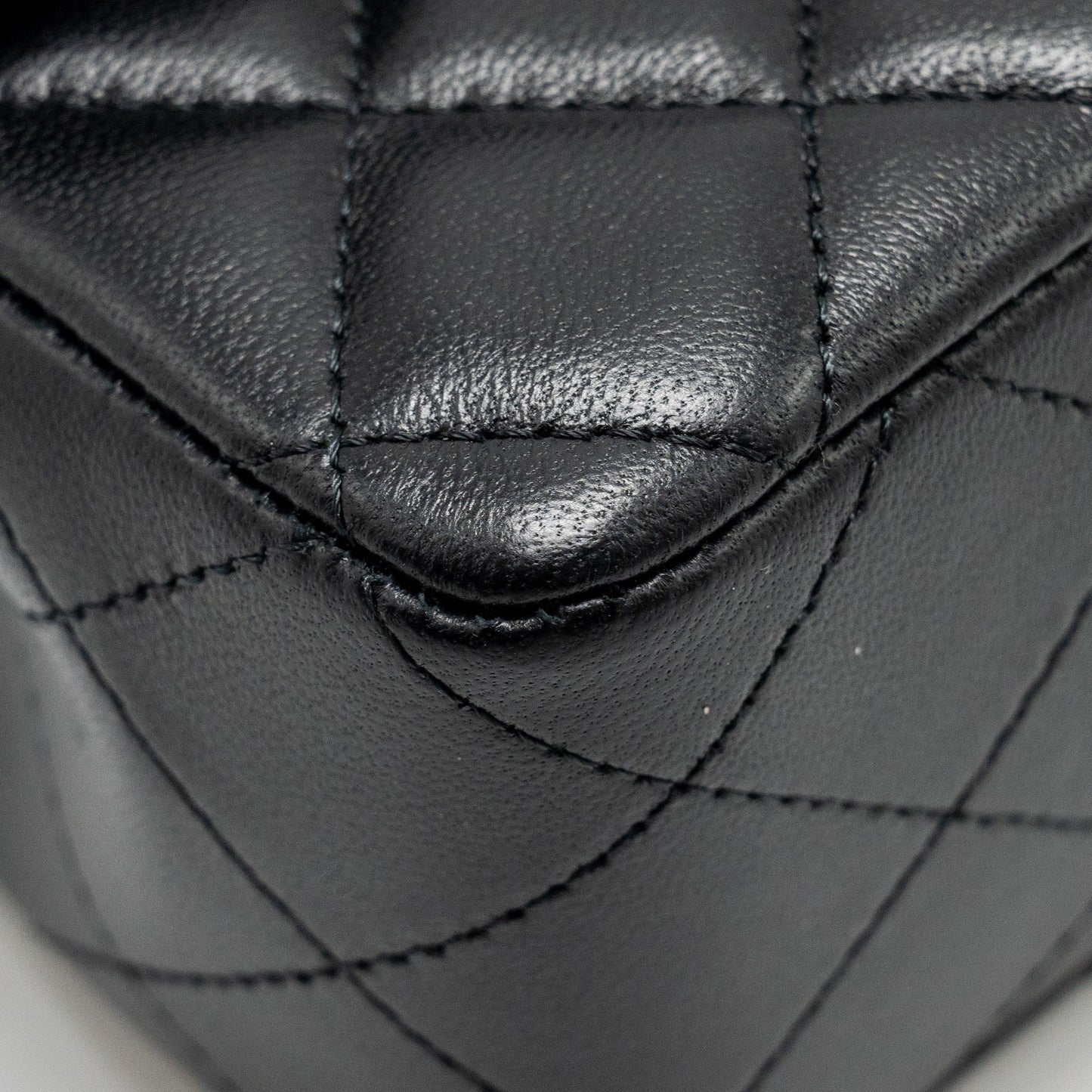 Chanel Mini Rectangular Flap Bag Lambskin Black L (microchip)