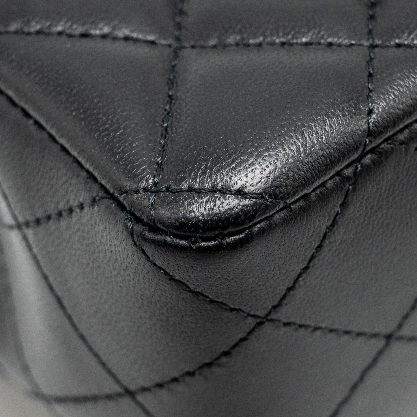 Chanel Mini Rectangular Flap Bag Lambskin Black L (microchip)